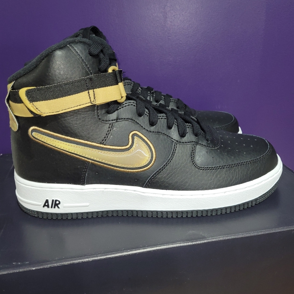 Womens Nike Air Force 1 '07 LV8 Sport High Nba Hologram Metallic Gold